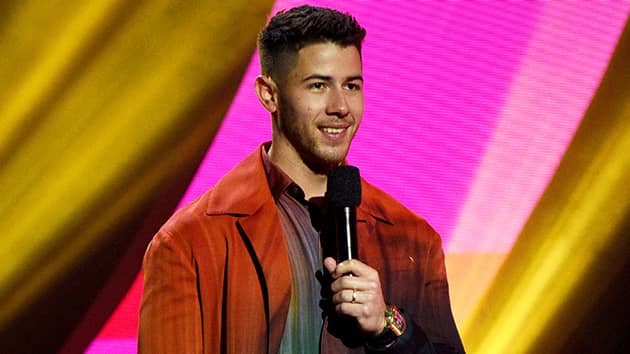 Sugar Ray Leonard Foundation to honor Nick Jonas with the Golden Glove Award - Vimarsana News