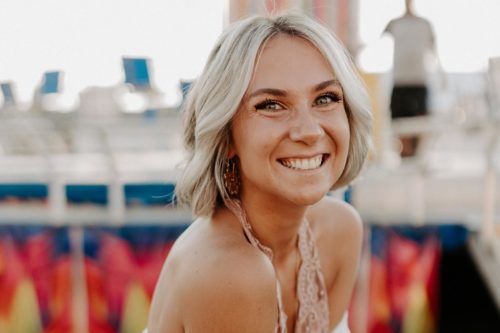 Dockside Dan's to host candlelight vigil for employee who died in crash; others make tributes - Vimarsana News