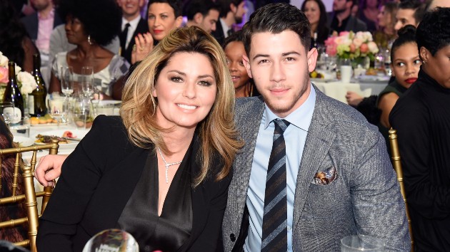 Hear Nick Jonas, Elton John and Chris Martin sing with Shania Twain on exclusive Apple Music version of 'Come On Over' - Vimarsana News
