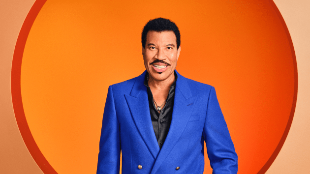Lionel Richie reveals he wrote Kenny Rogers' "Lady" in the bathroom - Vimarsana News