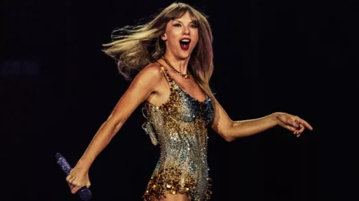 getty_taylorswiftmouthopen_101123915449
