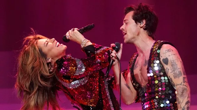Shania Twain says she may swap out "Brad Pitt" for "Harry Styles" at Glastonbury festival - Vimarsana News