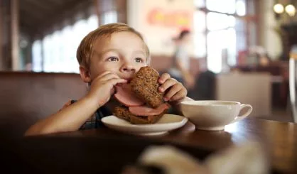 kid-food-safe937361