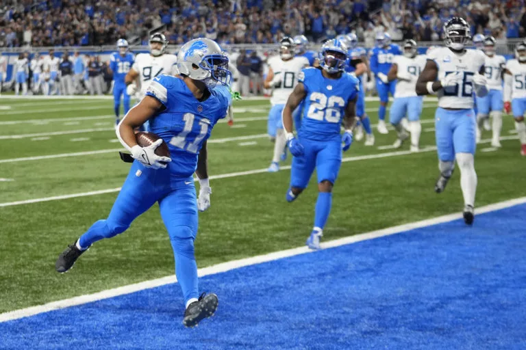 102824-lionstitans-768x51241128-1