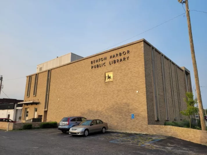 benton-harbor-library-768x576562332-1
