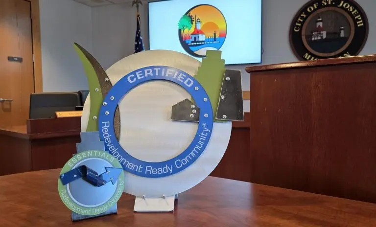 20251028_123445-768x464362940-1