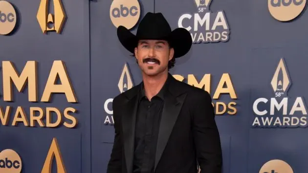 m_rileygreen2024cmaawardsdisneyscottkirkland202288