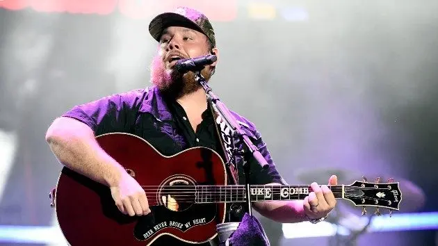 getty_lukecombs_111825917231