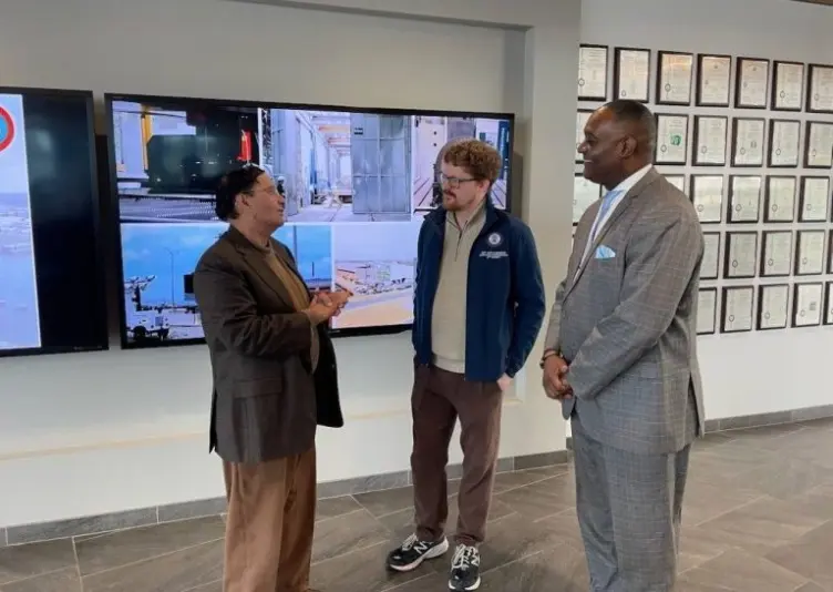 dtgryr-768x545877410-1