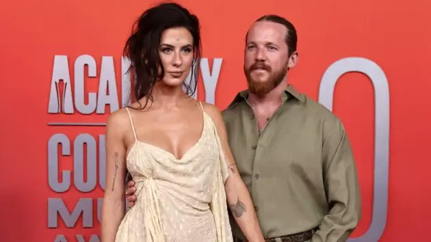 getty_kassiashton_121125100146