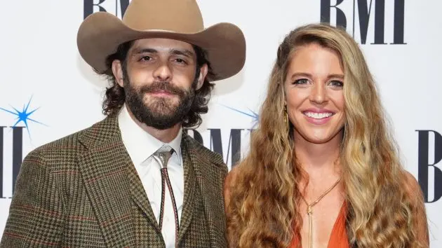 getty_thomasrhettandlauren_021226302362