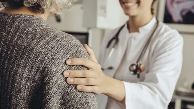 gettyrf_doctorpatient_042726869672