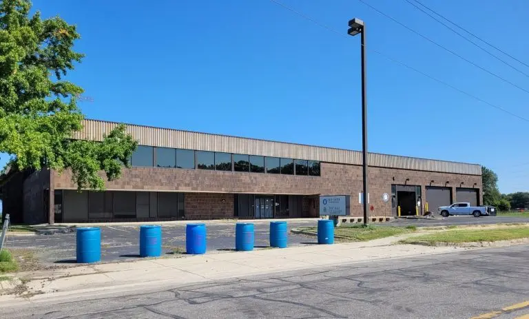 975-riverview-drive-768x463559794-1