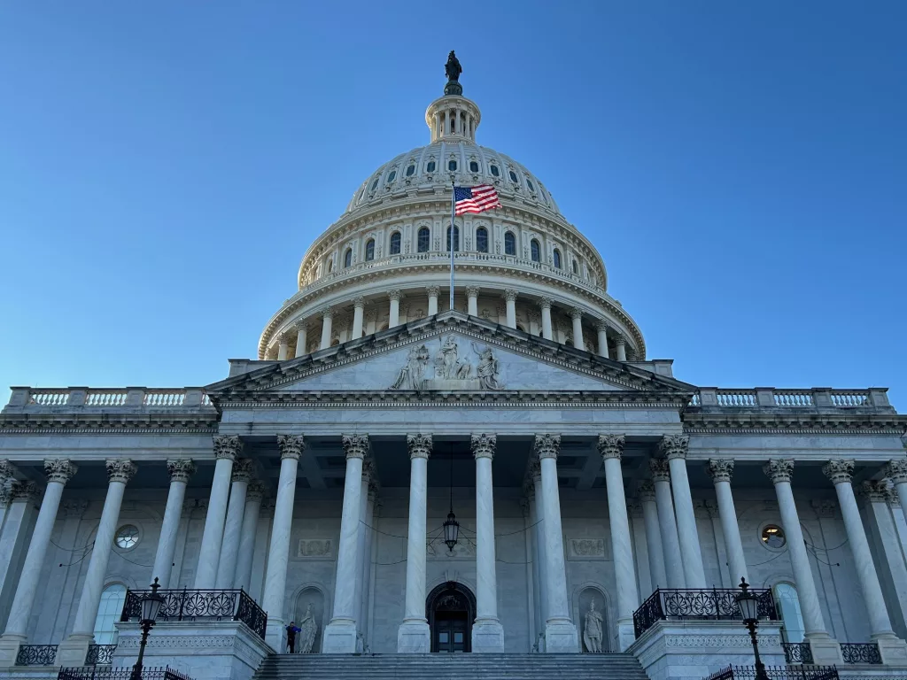 us-capitol-close-view