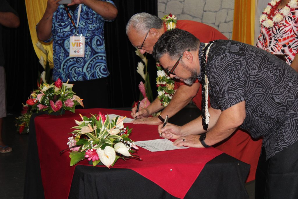 Governor and Google VP sign agreement for Le Vasa Cable