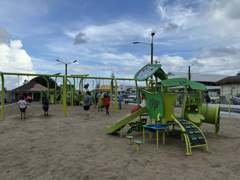 att-bsjri12moc6fblvxo7yep0l-3lmcss7ahyutvetet4q