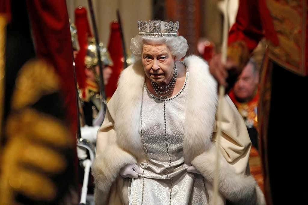 Queen Elizabeth Ii Is Ditching Real Fur From Her Wardrobe 98