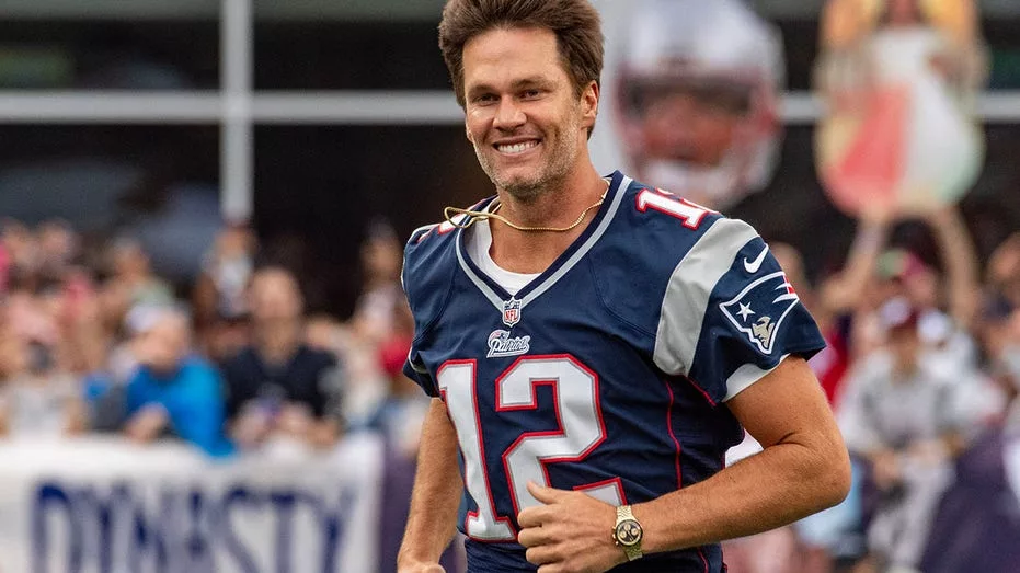 NFL legend Tom Brady beats 40yard dash time from his NFL Combine 104