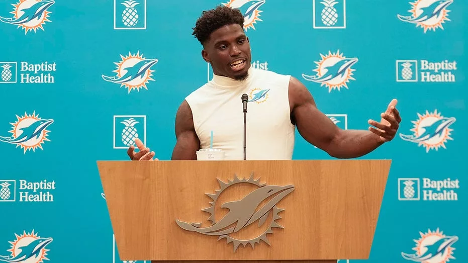 Tyreek Hill's attorney reveals why he's fighting speeding, seat belt