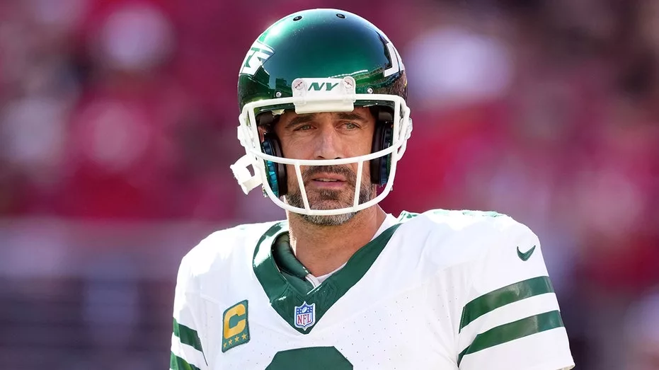 Jets' Aaron Rodgers on why it's 'important' for young QBs who are not