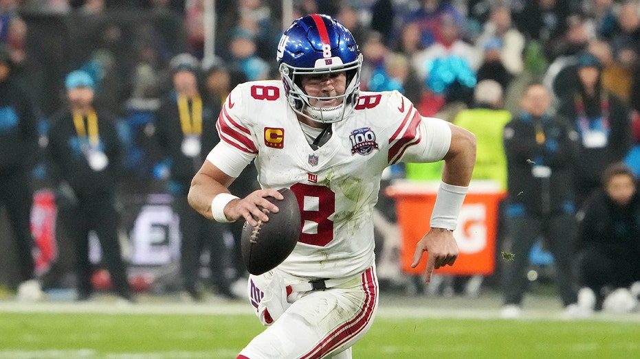 ExGiants quarterback Daniel Jones to sign with Colts on 1year deal