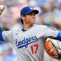 shohei-ohtani-throws-pitch246680