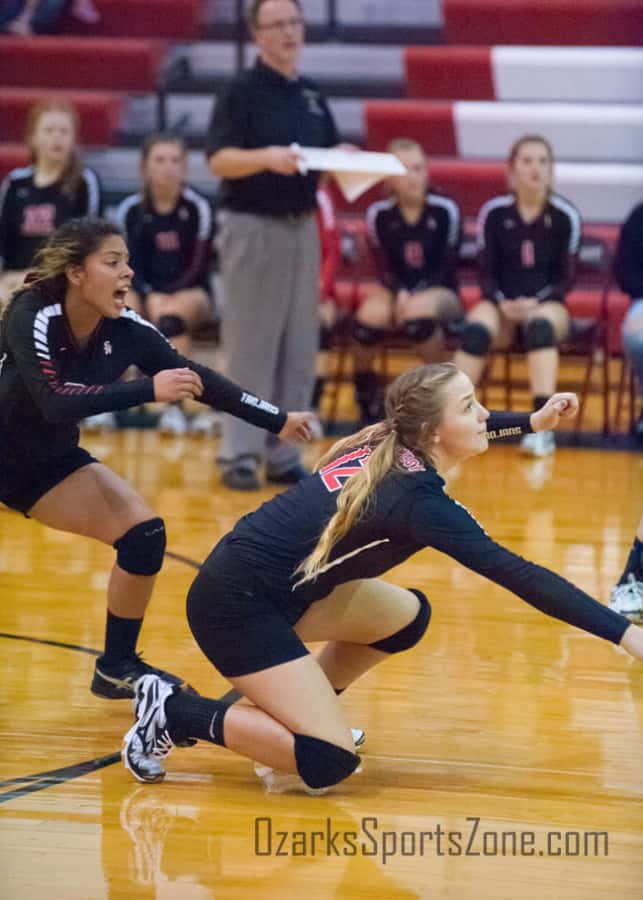 17379894.jpg: Galena_Southwest_volleyball_Photo by Larry Plumlee_50