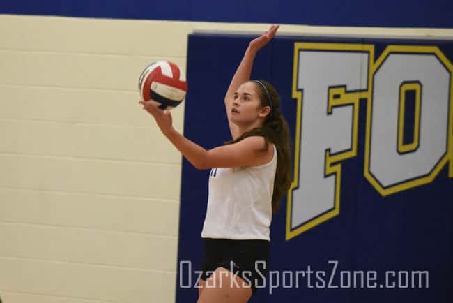 17379657.jpg: Conway_Fordland_volleyball_Photo by Whitney Keith_57