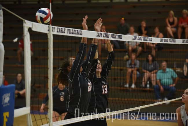 17379649.jpg: Conway_Fordland_volleyball_Photo by Whitney Keith_49