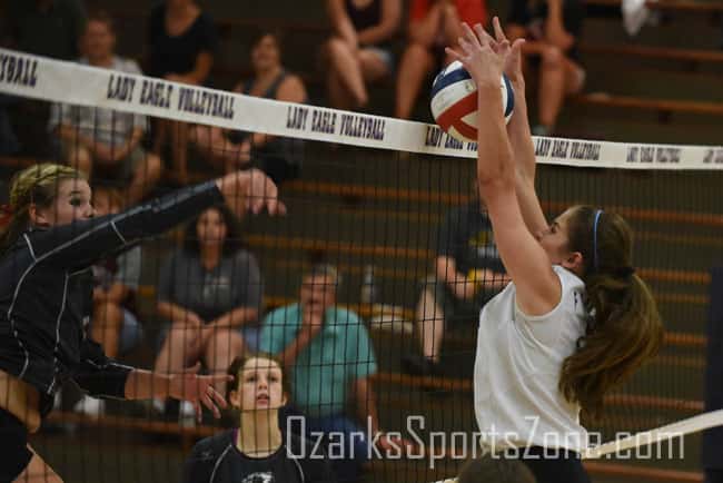 17379648.jpg: Conway_Fordland_volleyball_Photo by Whitney Keith_48