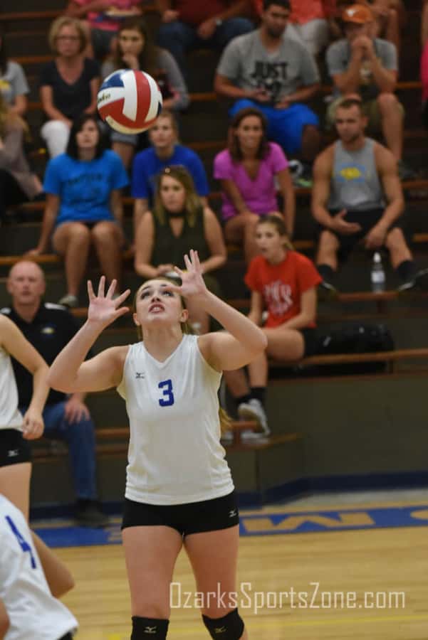 17379643.jpg: Conway_Fordland_volleyball_Photo by Whitney Keith_43