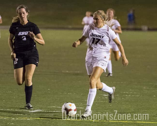 17379592.jpg: SBU_Drury_soccer_Photo by Dana Harding_35