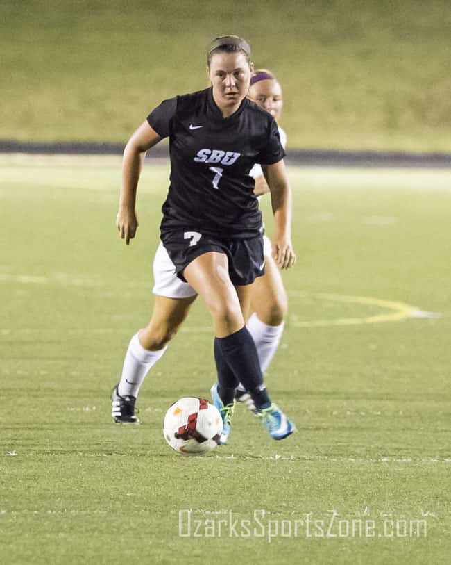 17379584.jpg: SBU_Drury_soccer_Photo by Dana Harding_27