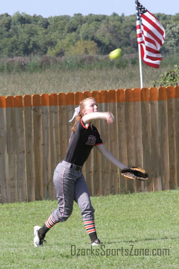 17378855.jpg: Halfway_Walnut Grove_softball_Photo by Shaun Matney_31