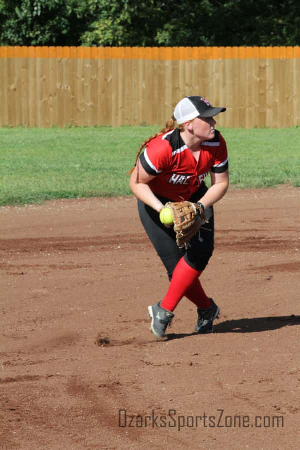 17378849.jpg: Halfway_Walnut Grove_softball_Photo by Shaun Matney_25