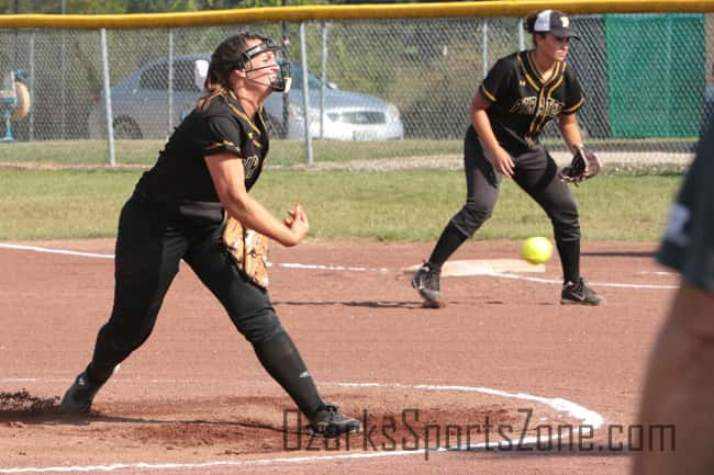 17369282.jpg: Rolla_PleasantHope_softball_Photo by Karin O'Very_23