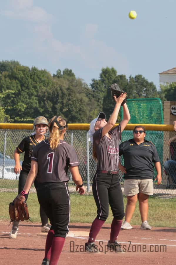 17369280.jpg: Rolla_PleasantHope_softball_Photo by Karin O'Very_22