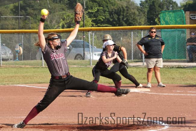 17369279.jpg: Rolla_PleasantHope_softball_Photo by Karin O'Very_21