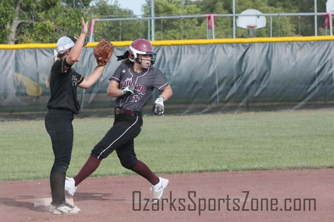 17369276.jpg: Rolla_PleasantHope_softball_Photo by Karin O'Very_17