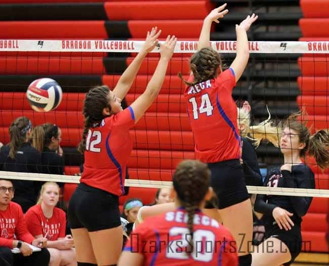 17365953.jpg: Branson_volley_tourney_Photo by Matt Turer_136