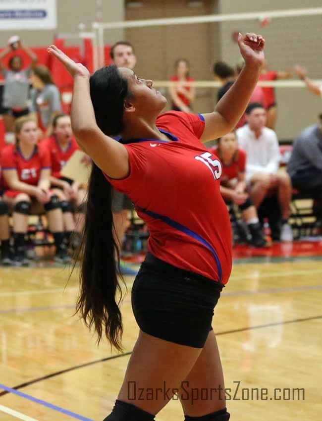 17365949.jpg: Branson_volley_tourney_Photo by Matt Turer_132