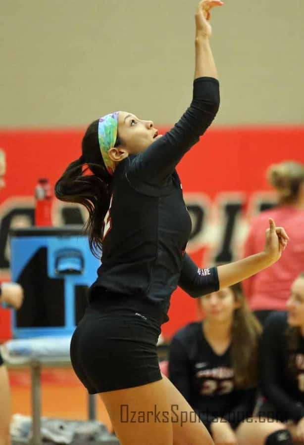 17365941.jpg: Branson_volley_tourney_Photo by Matt Turer_124