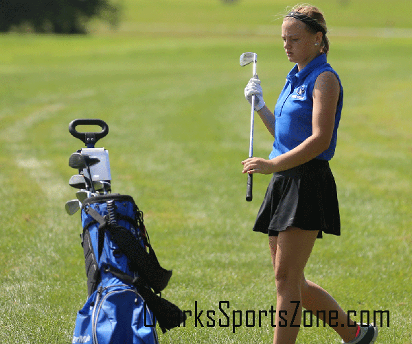 17360605.gif: Seymour Golf Tournament - Photo by Matt Turer_112