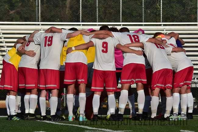 17358661.jpg: Kickapoo_Nixa_soccer_Photos by Don Jones_39