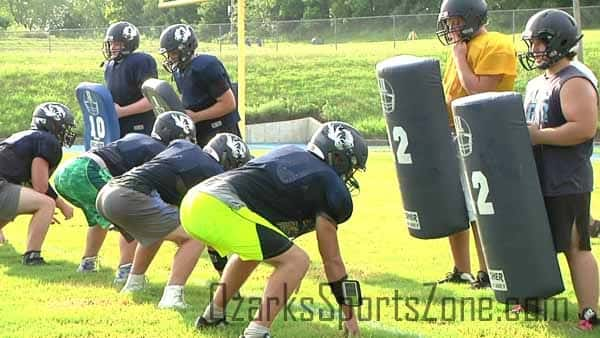 17339682.jpg: Salem Football Practice_9