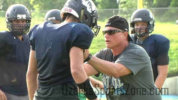 17339681.jpg: Salem Football Practice_8