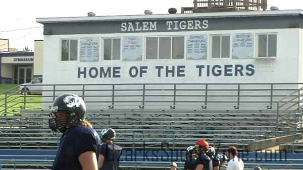 17339680.jpg: Salem Football Practice_7