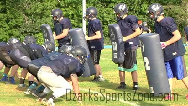 17339679.jpg: Salem Football Practice_6