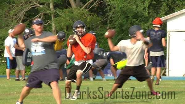 17339677.jpg: Salem Football Practice_4