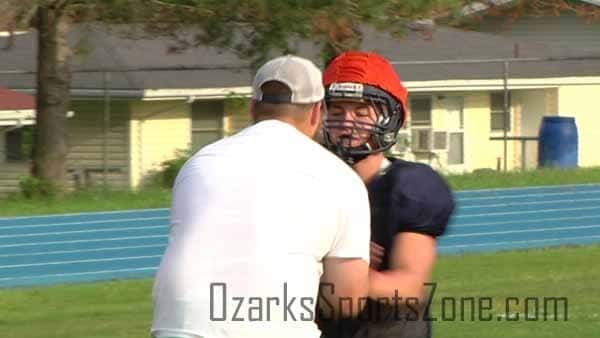 17339676.jpg: Salem Football Practice_3